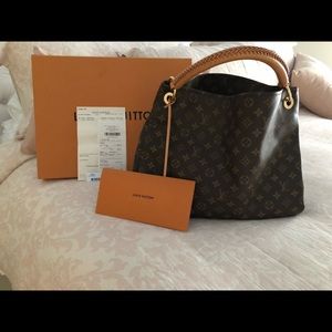 Louis Vuitton Artsy bag